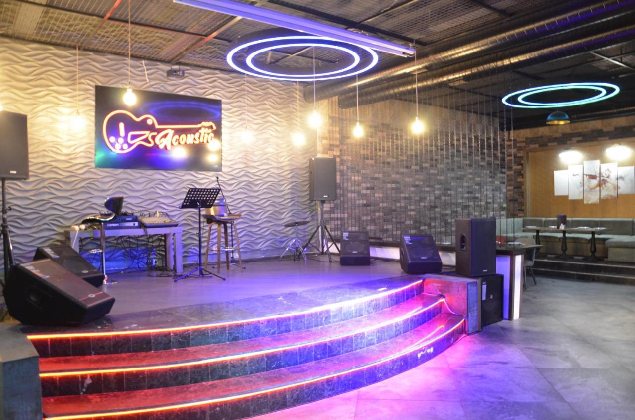 Piano Hotel Bakoe Buitenkant foto